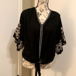 Max studio bohemian black tie floral blouse